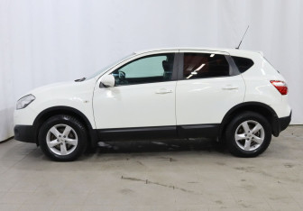 Подержанный автомобиль Nissan Qashqai 2011 года (8 фото)