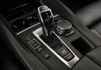Подержанный автомобиль BMW X6 2016 года (17 фото)