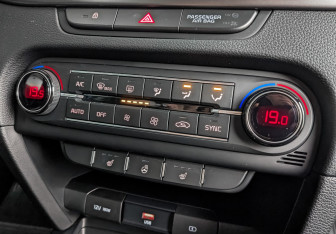 Подержанный автомобиль Kia Ceed Hatchback 2020 года (21 фото)