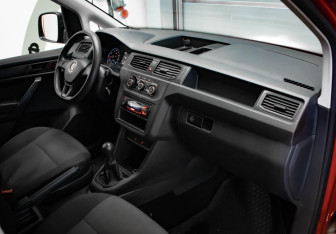 Подержанный автомобиль Volkswagen Caddy Compactvan 2019 года (17 фото)
