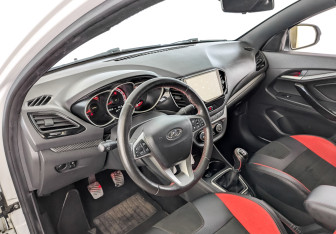 Подержанный автомобиль LADA (ВАЗ) Vesta Sedan 2021 года (16 фото)