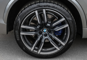 Подержанный автомобиль BMW X5 M 2020 года (33 фото)
