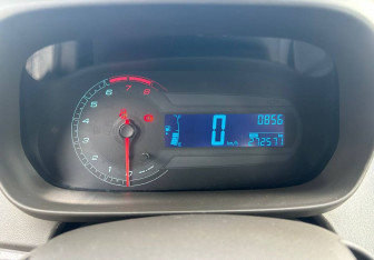 Подержанный автомобиль Chevrolet Cobalt Sedan 2013 года (12 фото)