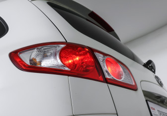 Подержанный автомобиль Hyundai Santa Fe 2010 года (20 фото)