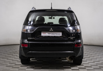 Подержанный автомобиль Mitsubishi Outlander 2008 года (6 фото)