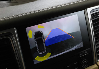 Подержанный автомобиль Porsche Macan 2017 года (21 фото)