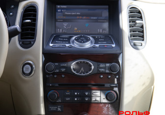 Подержанный автомобиль Infiniti EX 2008 года (13 фото)