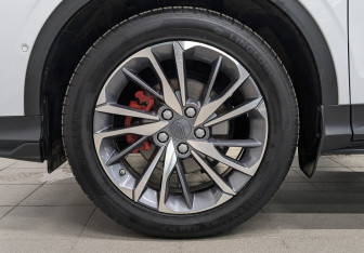 Подержанный автомобиль Geely Coolray 2023 года (11 фото)