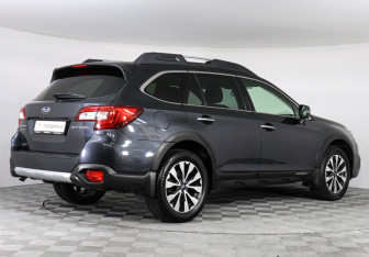 Подержанный автомобиль Subaru Outback Wagon 2017 года (5 фото)
