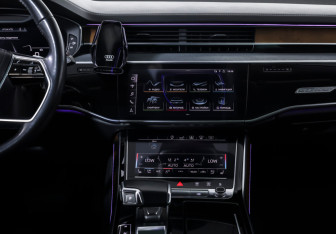 Подержанный автомобиль Audi A8 2019 года (16 фото)