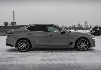 Подержанный автомобиль Genesis G70 2021 года (5 фото)