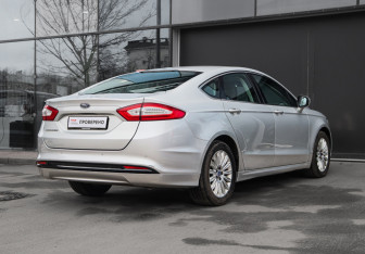 Подержанный автомобиль Ford Mondeo Sedan 2015 года (4 фото)