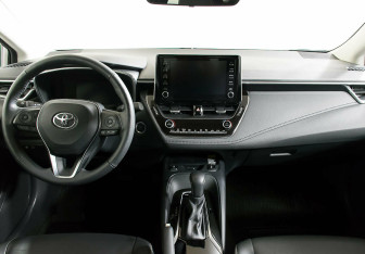 Подержанный автомобиль Toyota Corolla Sedan 2019 года (10 фото)