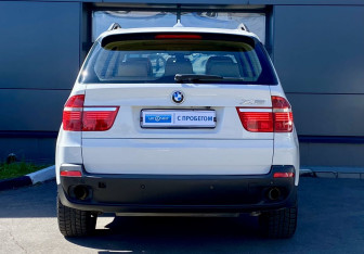 Подержанный автомобиль BMW X5 2008 года (6 фото)
