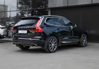 Подержанный автомобиль Volvo XC60 2019 года (4 фото)