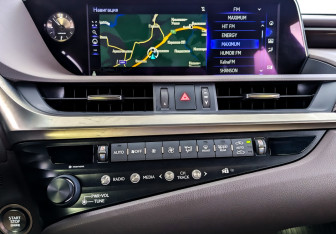 Подержанный автомобиль Lexus ES 2019 года (15 фото)