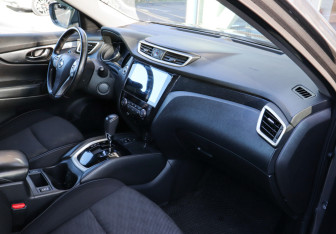 Подержанный автомобиль Nissan X-Trail 2018 года (8 фото)