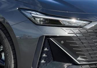 Подержанный автомобиль Changan UNI-V 2024 года (19 фото)