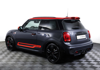 Подержанный автомобиль MINI Hatch 2017 года (7 фото)