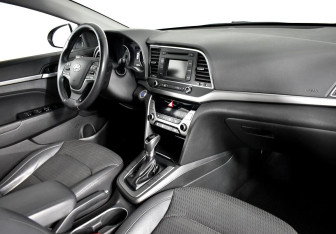 Подержанный автомобиль Hyundai Elantra Sedan 2016 года (7 фото)