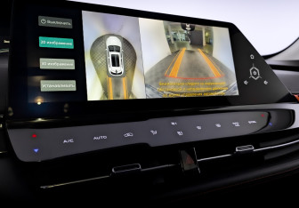 Подержанный автомобиль Changan UNI-K 2023 года (30 фото)