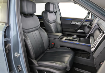 Подержанный автомобиль Jaecoo J7 2024 года (21 фото)