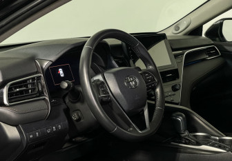 Подержанный автомобиль Toyota Camry Sedan 2023 года (13 фото)