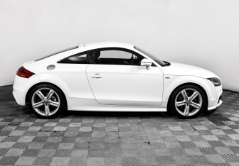 Подержанный автомобиль Audi TT Coupe 2011 года (4 фото)