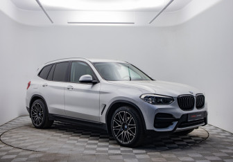 Подержанный автомобиль BMW X3 2020 года (3 фото)
