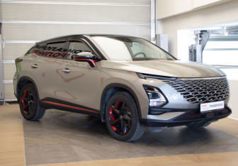 Подержанный автомобиль Omoda C5 2023 года (3 фото)
