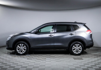 Подержанный автомобиль Nissan X-Trail 2018 года (8 фото)