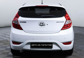 Подержанный автомобиль Hyundai Solaris Hatchback 2012 года (4 фото)