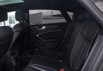 Подержанный автомобиль Audi A7 2021 года (14 фото)