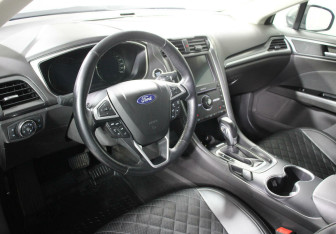 Подержанный автомобиль Ford Mondeo Sedan 2019 года (8 фото)