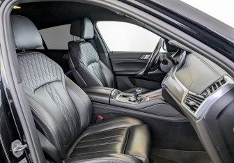 Подержанный автомобиль BMW X6 2020 года (24 фото)
