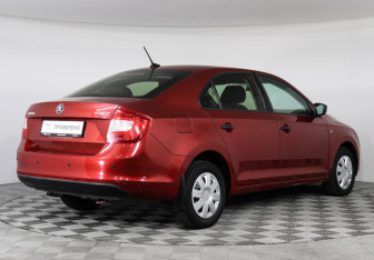 Подержанный автомобиль Skoda Rapid Liftback 2017 года (5 фото)