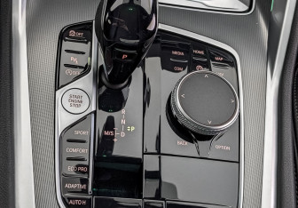 Подержанный автомобиль BMW X6 2021 года (21 фото)