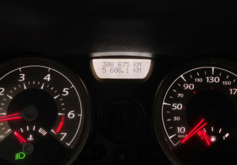 Подержанный автомобиль Renault Megane Sedan 2006 года (12 фото)