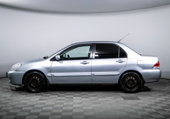 Подержанный автомобиль Mitsubishi Lancer Sedan 2007 года (8 фото)