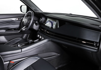 Подержанный автомобиль Changan CS95 2023 года (11 фото)