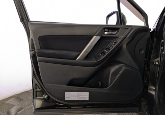 Подержанный автомобиль Subaru Forester Suv 2014 года (19 фото)