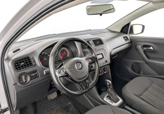 Подержанный автомобиль Volkswagen Polo Sedan 2019 года (16 фото)