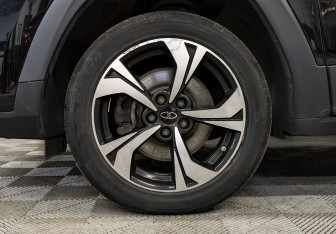 Подержанный автомобиль Москвич 3 2023 года (18 фото)