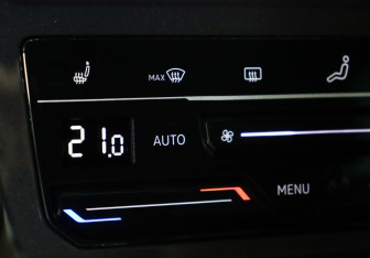 Подержанный автомобиль Volkswagen Tiguan 2021 года (16 фото)