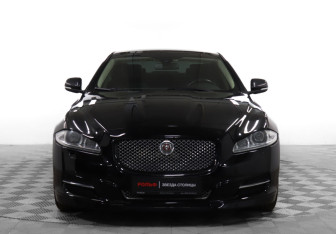 Подержанный автомобиль Jaguar XJ 2015 года (2 фото)