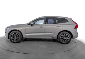 Подержанный автомобиль Volvo XC60 2021 года (8 фото)