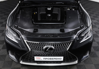 Подержанный автомобиль Lexus LS 2018 года (9 фото)