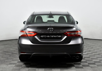 Подержанный автомобиль Toyota Camry Sedan 2020 года (6 фото)