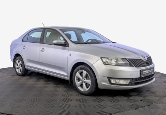Подержанный автомобиль Skoda Rapid Liftback 2015 года (3 фото)