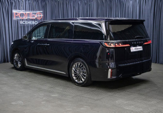 Подержанный автомобиль Voyah Dream 2023 года (7 фото)